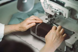آموزش تنظیم پایه چرخ خیاطی برای دوخت دقیق و حرفه‌ای